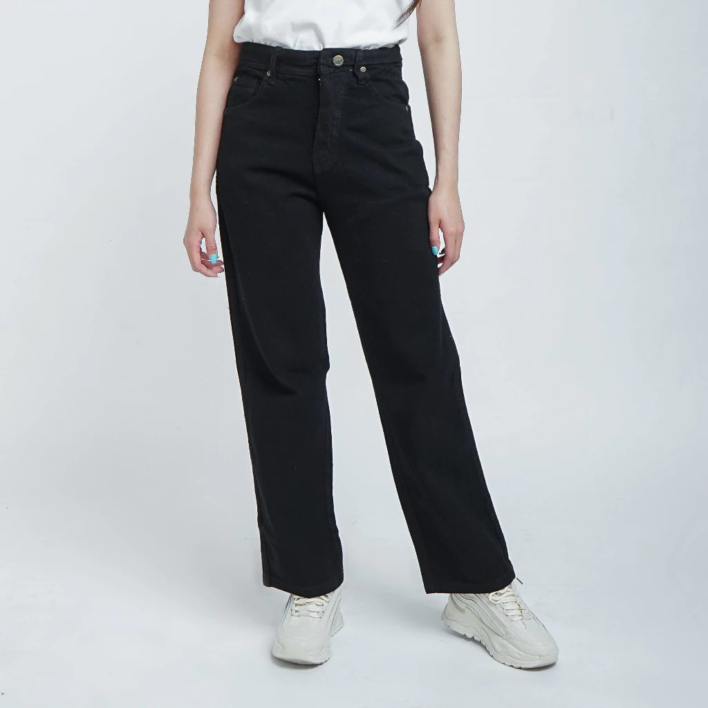 Black High-Waist Wide-Leg Jeans.