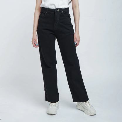 Black High-Waist Wide-Leg Jeans.