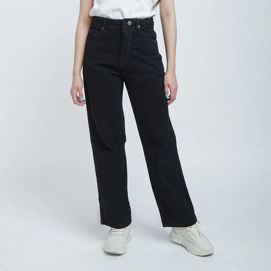Black High-Waist Wide-Leg Jeans.