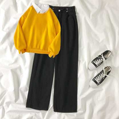 YELLOW COLLAR SWEATSHIRT  -BLACK WIDE LEG JEANS